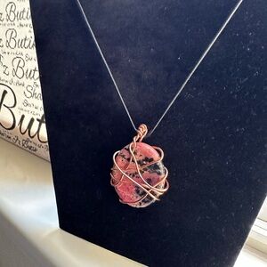 Rhondite Copper Wire-Wrapped Pendant Necklace. Handmade with Love ☮️❤️🔆
